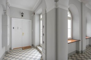 Interior - Filtrowa 65 | Traditional Apartment | WiFi (Warszawa)