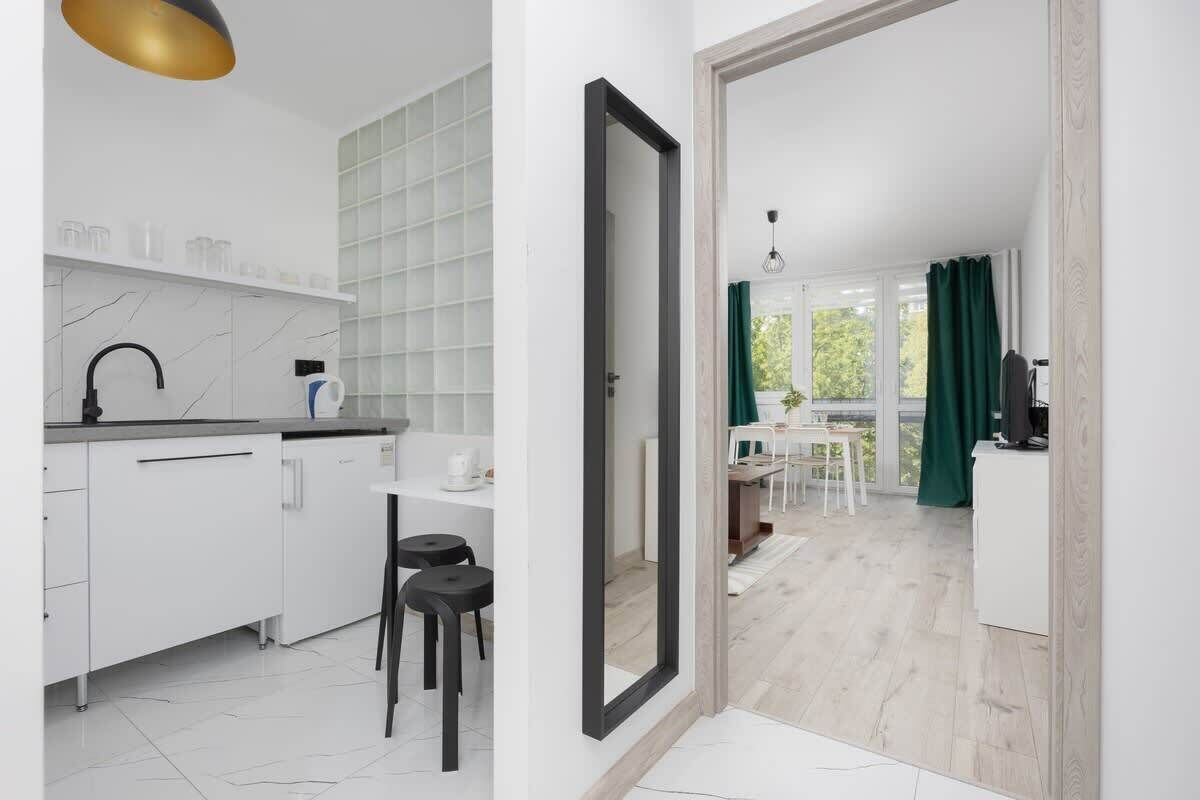 Réfrigérateur, four, plaque de cuisson, grille-pain