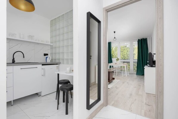 Fridge, oven, stovetop, toaster