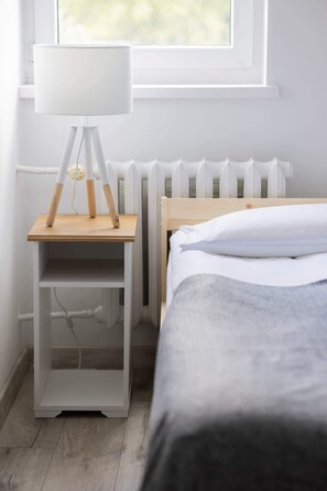 2 bedrooms, desk, iron/ironing board, WiFi