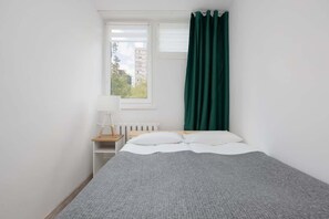 2 Schlafzimmer, Schreibtisch, Bügeleisen/Bügelbrett, WLAN