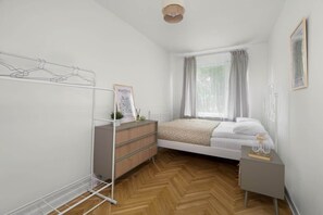 1 dormitori, planxa i posts de planxar, wifi i roba de llit 