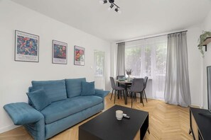 Téléviseur, bureau