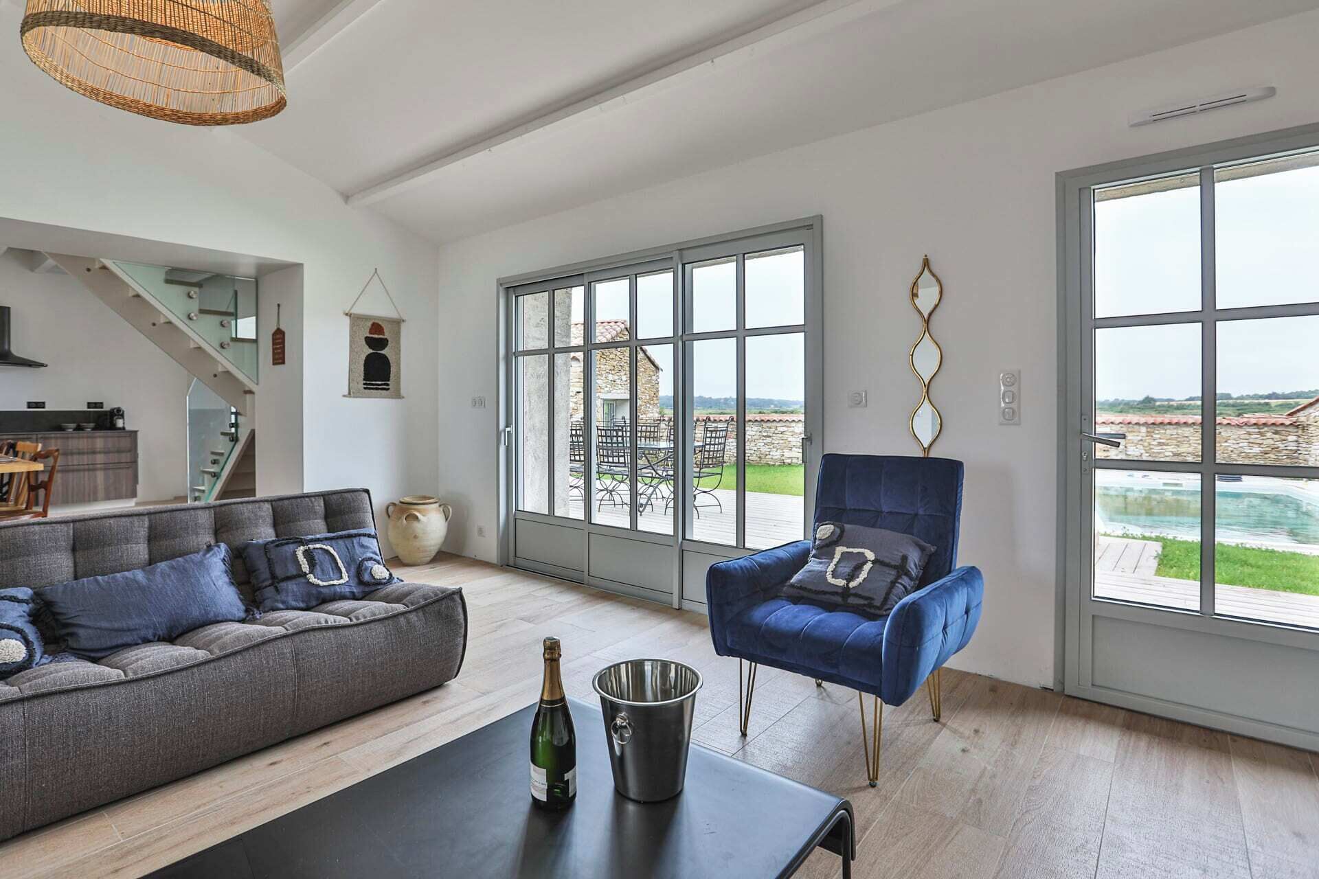 Télévision, espaces bureaux