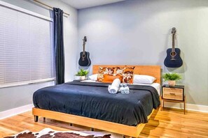 4 soverom, strykejern/-brett, wi-fi og sengetøy