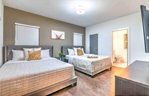 4 bedrooms, iron/ironing board, WiFi, bed sheets