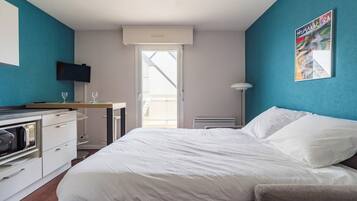 1 bedroom, WiFi, bed sheets