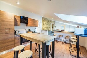 Fridge, microwave, oven, dishwasher