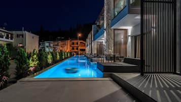 Luxury Double or Twin Room, Pool View | 1 bilik tidur, cadar kapas Mesir, peralatan tempat tidur premium
