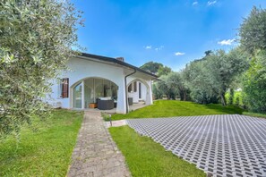 Exterior - Villa Ulivi private Pool & Lake View (San Felice del Benaco)