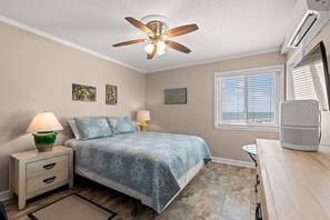 2 soverom og strykejern/-brett