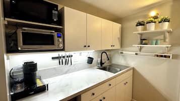 Fridge, microwave, coffee/tea maker, electric kettle