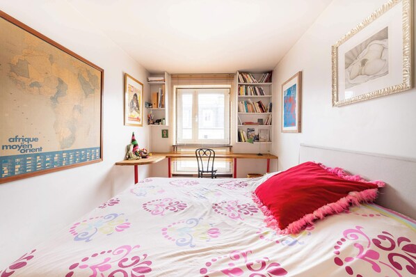 1 bedroom, iron/ironing board, Internet, bed sheets