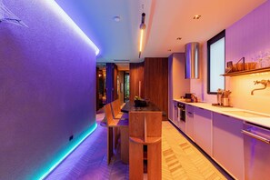 Kühlschrank, Mikrowelle, Ofen, Geschirrspüler