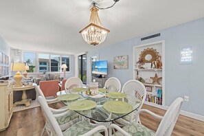 Interior - Loggerhead Cay 242: Beautiful Beachside Condo! (Sanibel)