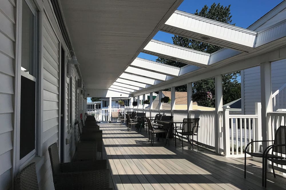 Blue Jay Motel