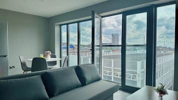 Executive Apartment | 2 bedrooms, iron/ironing board, free WiFi, bed sheets