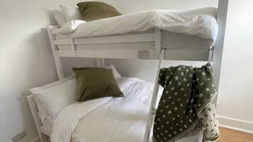 3 bedrooms, iron/ironing board, travel cot, free WiFi