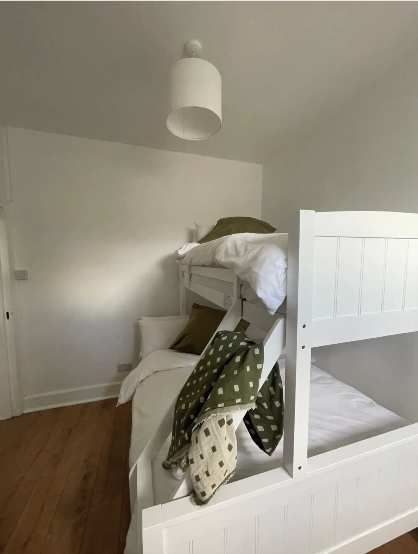 3 bedrooms, iron/ironing board, travel cot, free WiFi