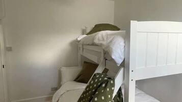 3 Schlafzimmer, BĂŒgeleisen/BĂŒgelbrett, Reisekinderbett, kostenloses WLAN