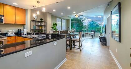 Stunning & Luxurious 2Bed/2Bath w/open floor plan!