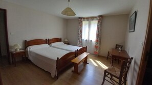 舒适双床房 | 防过敏的被褥、遮光窗帘、熨斗/熨板、床单