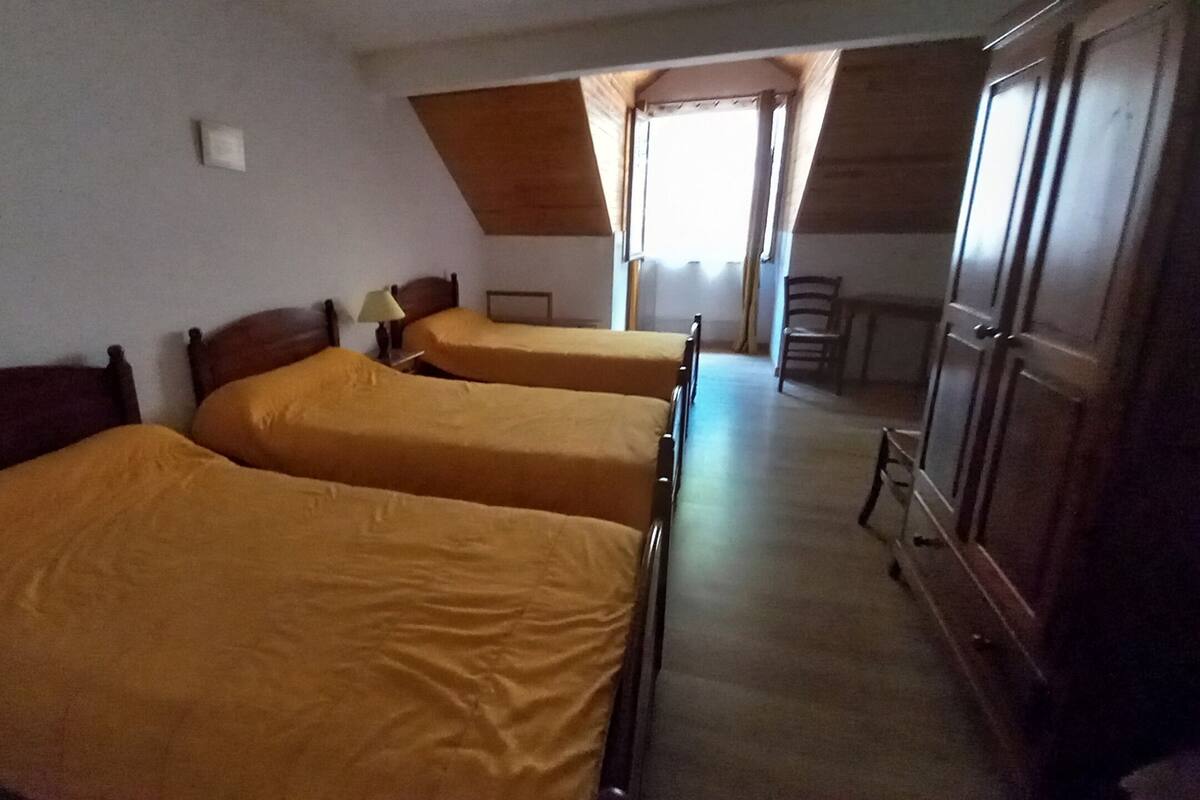 Superior-Dreibettzimmer | Allergikerbettwaren, Verdunkelungsvorhänge, Bügeleisen/Bügelbrett