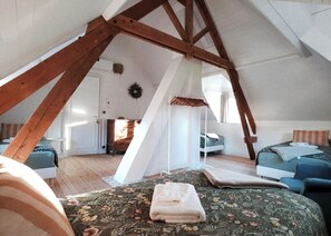 5 bedrooms, iron/ironing board, travel crib, free WiFi