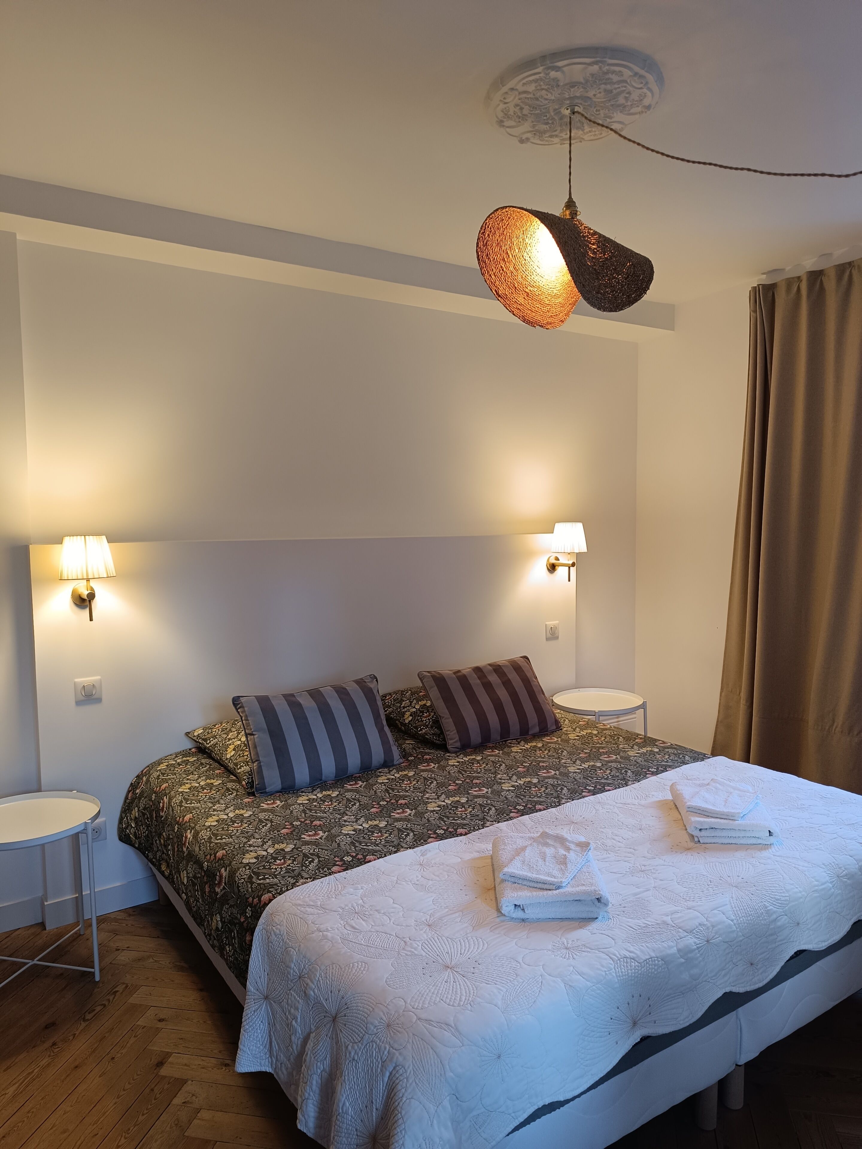 5 chambres, fer et planche à repasser, lit parapluie, Wi-Fi gratuit