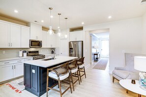 Interior - 5 Mi to Bethany Beach: Retreat w/ Pool Access (Millville)