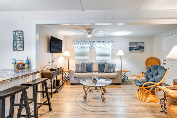 House (3 Bedrooms) | Interior - 1/2 Mi to Ocean: Surfside Beach Resort Home (Murrells Inlet)