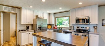 Cedar Creek Reservoir Home w/ Private Boat Ramp!