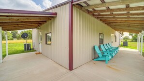 Unclassified image, 4 of 25, button - Peaceful Vinita Home w/ Fire Pit: 11 Mi to Lake! (Vinita)