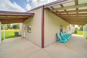 House (3 Bedrooms) | Interior - Peaceful Vinita Home w/ Fire Pit: 11 Mi to Lake! (Vinita)