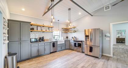Peaceful Vinita Home w/ Fire Pit: 11 Mi to Lake!