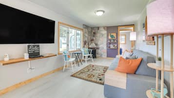 Cottage (2 Bedrooms) | Interior
