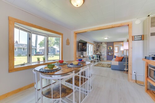 Houghton Lake Cottage w/ Patio: Walk to Waterfront