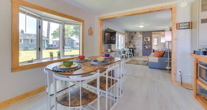 Houghton Lake Cottage w/ Patio: Walk to Waterfront