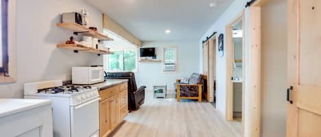 House (2 Bedrooms) | Interior
