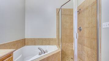 Apartment (2 Bedrooms) | Bahagian dalam