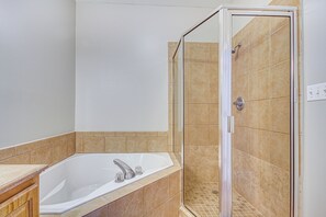 Apartment (2 Bedrooms) | Interior - Bright Biloxi Condo: Walk to the Beach! (Biloxi)