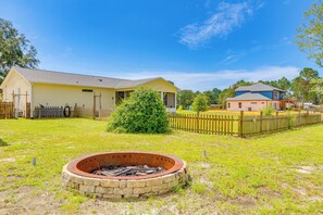 Interior - 5 Mi to Navarre Beach: Home w/ Game Room & Yard (Navarre)