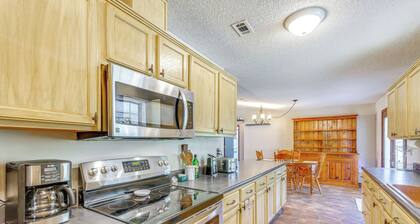 Navarre House w/ Game Room: 5 Mi to Beaches!