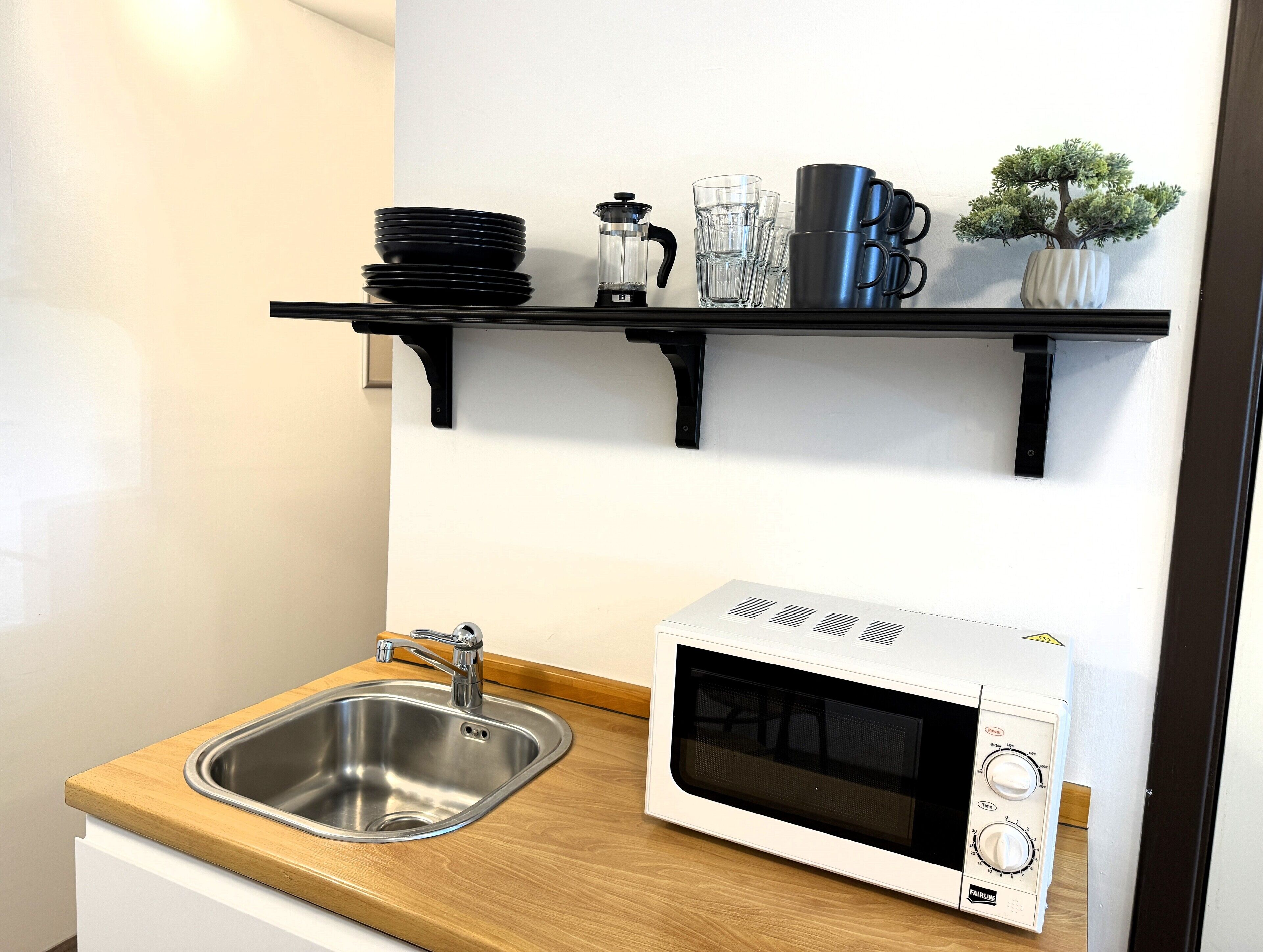 Premium for 4 | Eget kjøkken | Minikjøleskap, mikrobølgeovn, espressomaskin og kjøkkenutstyr