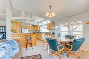 Interior - Remote Kingston Cabin w/ Mtn Views: Fish & Atv! (Kingston)