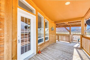 Interior - Remote Kingston Cabin w/ Mtn Views: Fish & Atv! (Kingston)