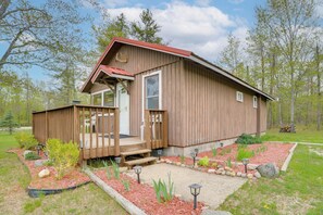 House (3 Bedrooms) | Exterior