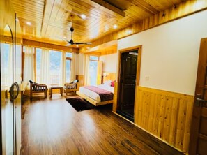 View from room - Goroomgo Sakura Palace Manali (Manali)
