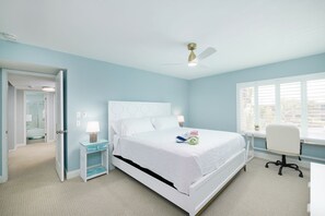 3 slaapkamers, een strijkplank/strijkijzer, gratis wifi, beddengoed