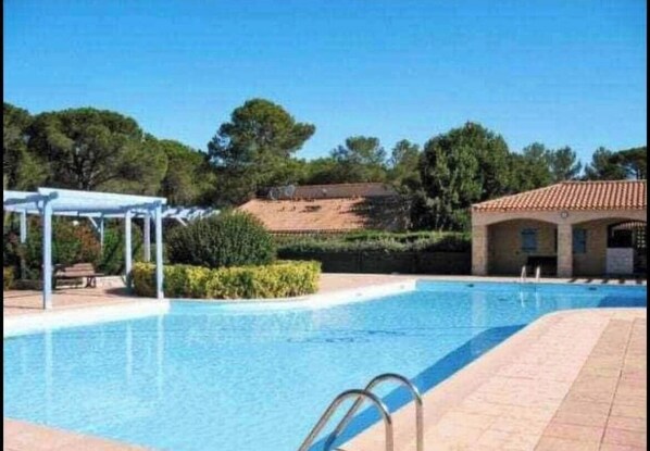 Pool - Charming little house between nature and the sea (La Motte)